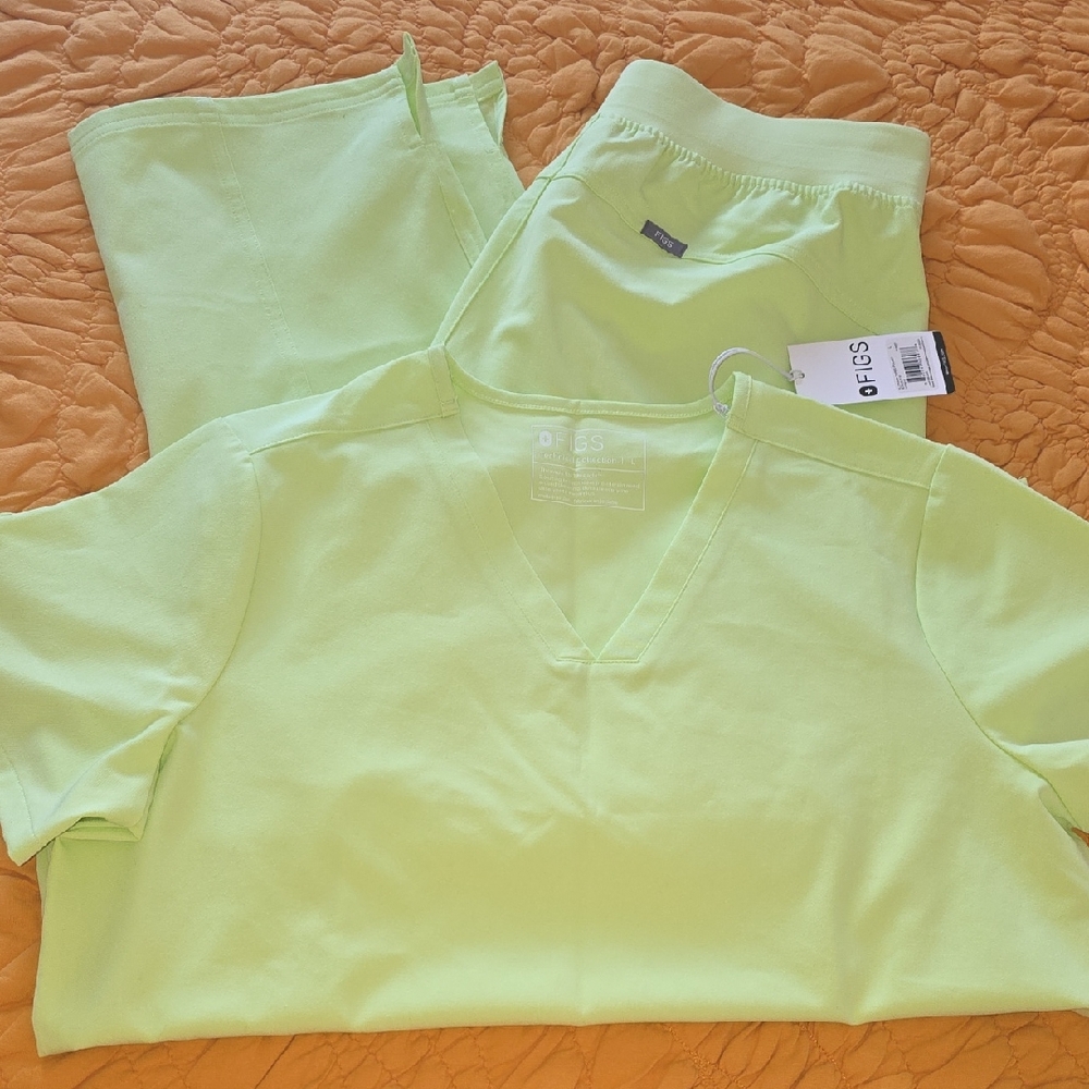 Figs NWT Set. Size Large